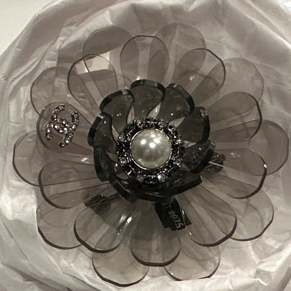 CHANEL (Fall 2019) Black & White Pearl & Crystal CC Lucite Camellia Brooch